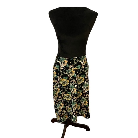 LuLaRoe Dresses & Skirts - Lularoe womens skirt 2x black with yellow flowers​​​​​​​​